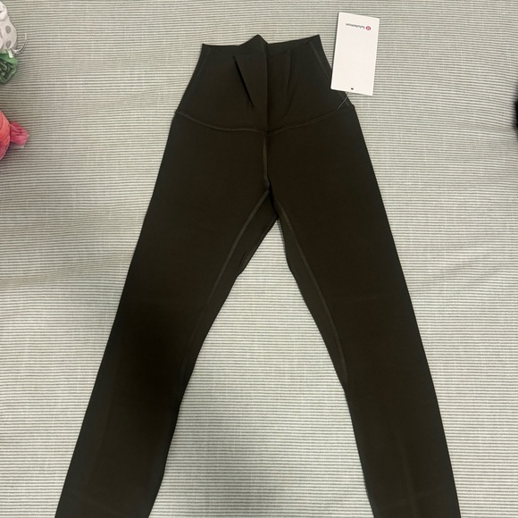 Lululemon HR 28” legging - Picture 2 of 2